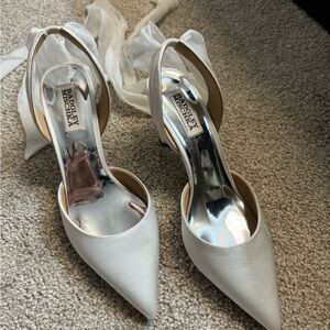 Badgley Mischka Ivory Satin Heels